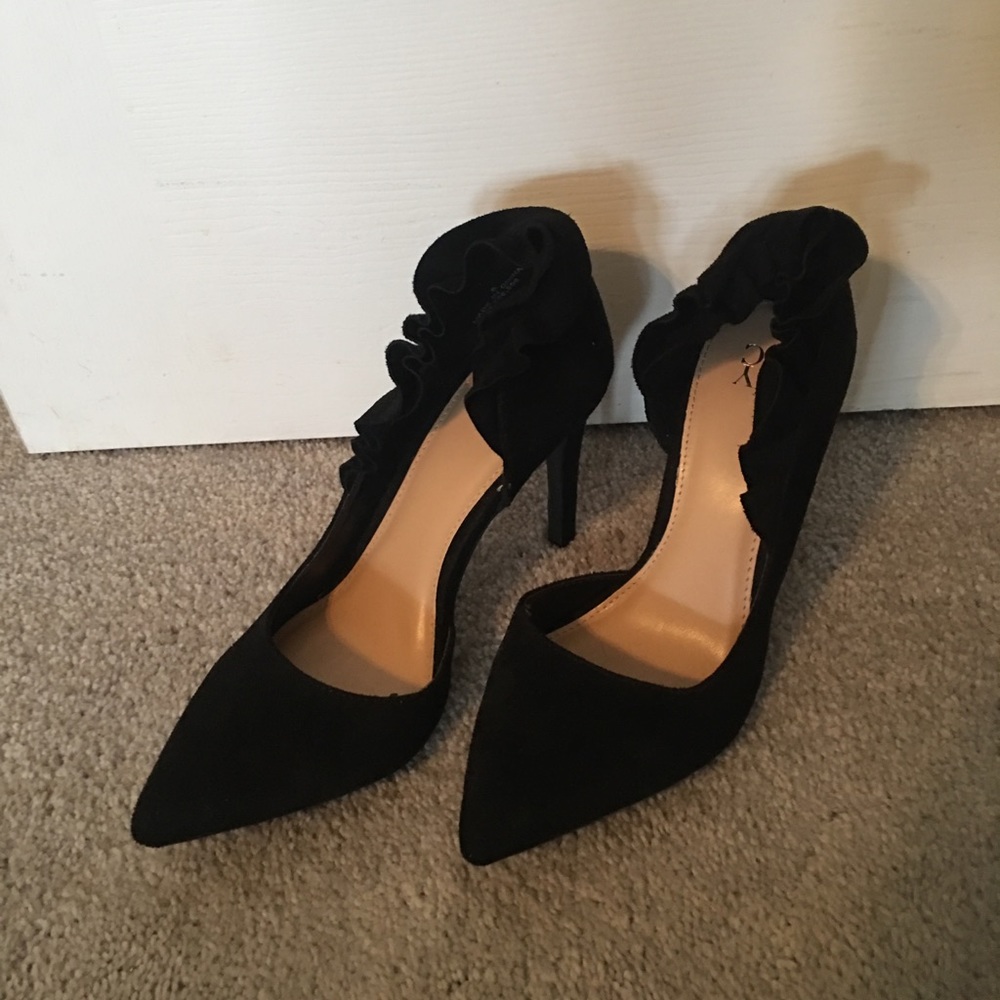 NY & Co Suede heels